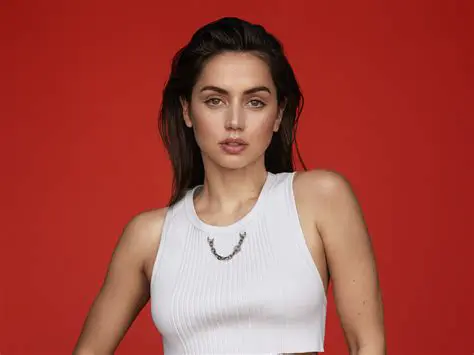 Ana de Armas: De La Habana a Hollywood, el Viaje de una Estrella Global