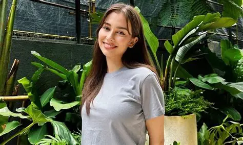 Anna Jobling's Singing Journey: From Malaysian Screens to Melodic Heights