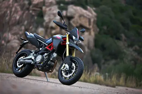 Aprilia Dorsoduro 750 (2013): A Deep Dive into the Agile Italian Stallion