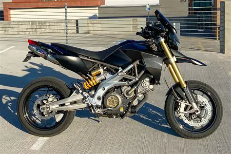 Aprilia Dorsoduro 750cc: Unleash the Urban Supermoto Spirit