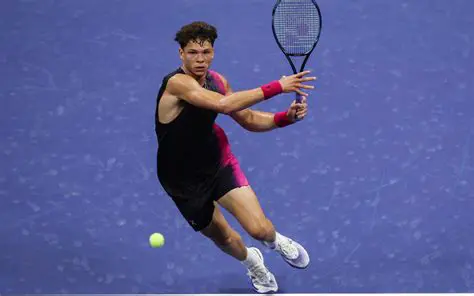 Ben Shelton: L'Ascesa Fulminea della Nuova Stella del Tennis Americano