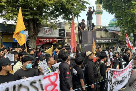 Demo Hari Ini di Jakarta: Liputan Langsung Perkembangan Terkini