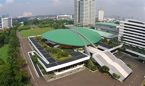 Desain dan Arsitektur Monas