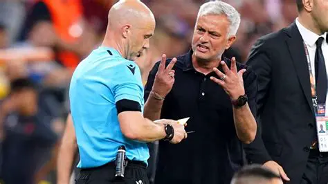José Mourinho : L'Art de la Victoire et les Secrets d'un Entraîneur Légendaire