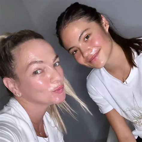 קרן ברטוב: המהפכה הישראלית בטיפוח העור והאסתטיקה