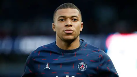 Kylian Mbappé: O Fenômeno Francês Que Revolucionou o Futebol Moderno