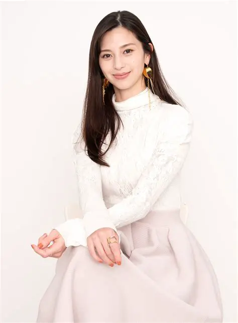 中条あやみ：輝かしいキャリアと今後の展望