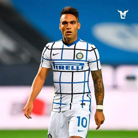 Newcastle sy Benfica: Fihaonana Manan-tantara teo Amin'ny Kianja Filalaovana