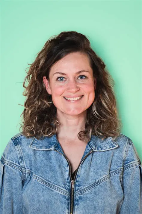 Nienke de Waard: A Deep Dive into the Emerging Talent Shaping Modern Art