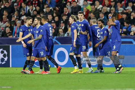 НЬЮКАСЛ ЮНАЙТЕД ВА БЕНФИКА: ЕВРОПА ФУТБОЛИНИНГ ИККИ ДЕВИ