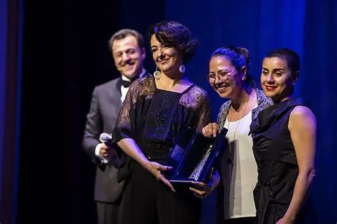 Oscar Atehortua: A Luminary in Latin American Cinema and Television