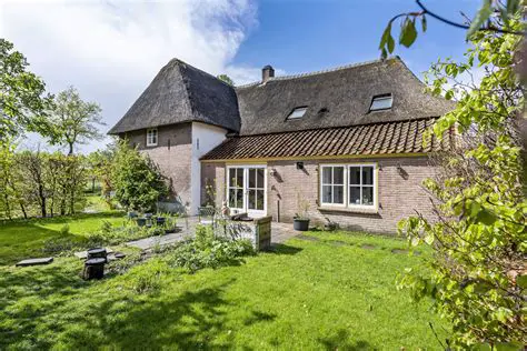 Oscar in Ochten: Unveiling the Morning Spirit of a Dutch Village