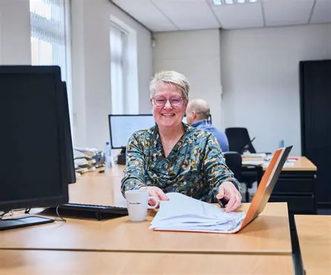 Wat Doet een Administratief Medewerker op een Basisschool? Een Diepgaande Blik