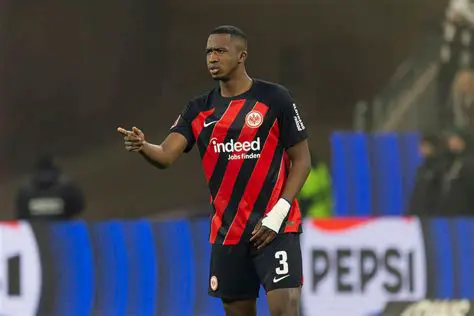 Willian Pacho: Bintang Pertahanan Ekuador yang Bersinar di Bundesliga dan Eropa